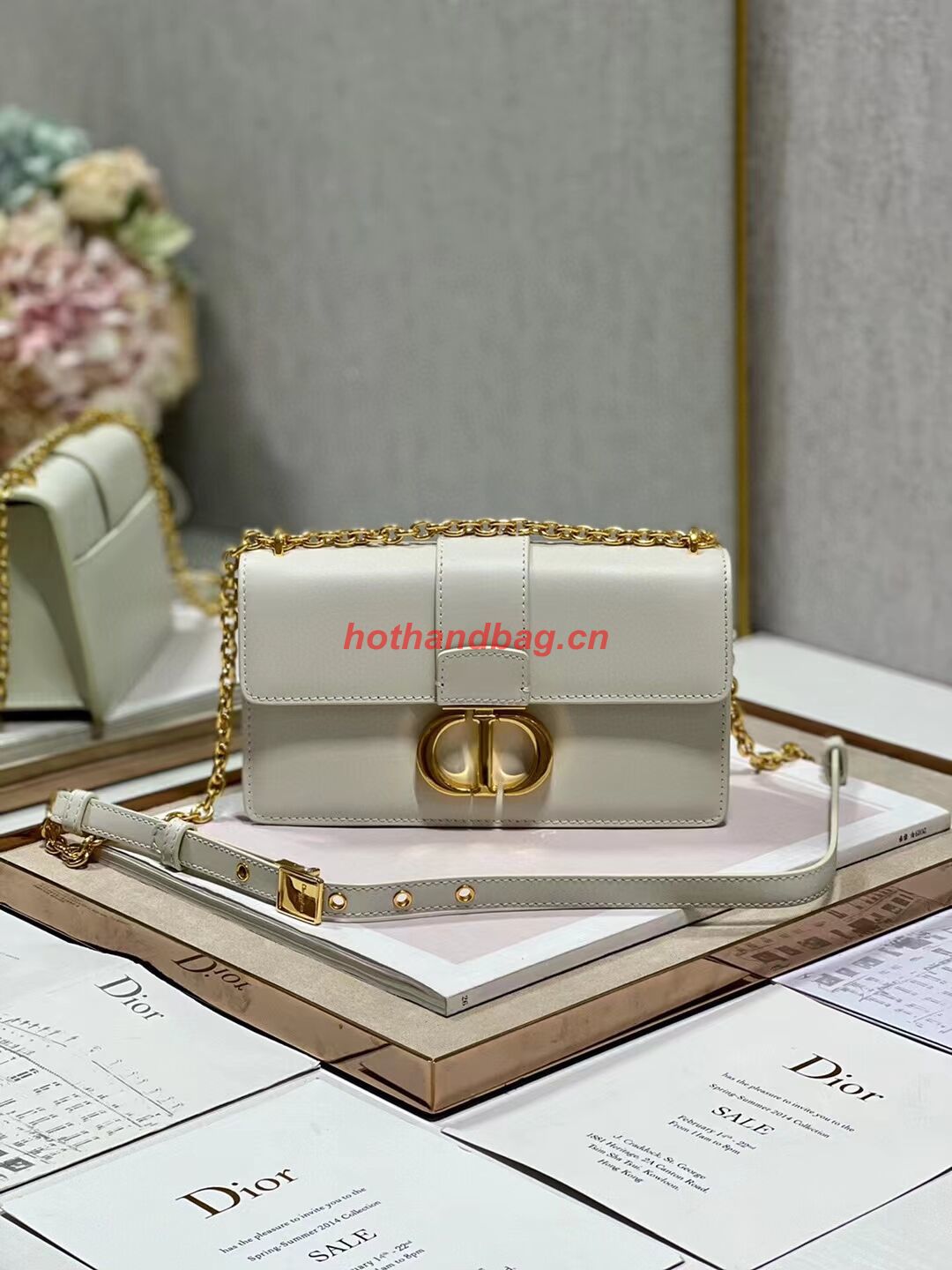 DIOR 30 MONTAIGNE EAST-WEST BAG WITH CHAIN Calfskin M9334 Latte DIOR 30 MONTAIGNE EAST-WEST BAG WITH CHAIN Calfskin M9334 Latte