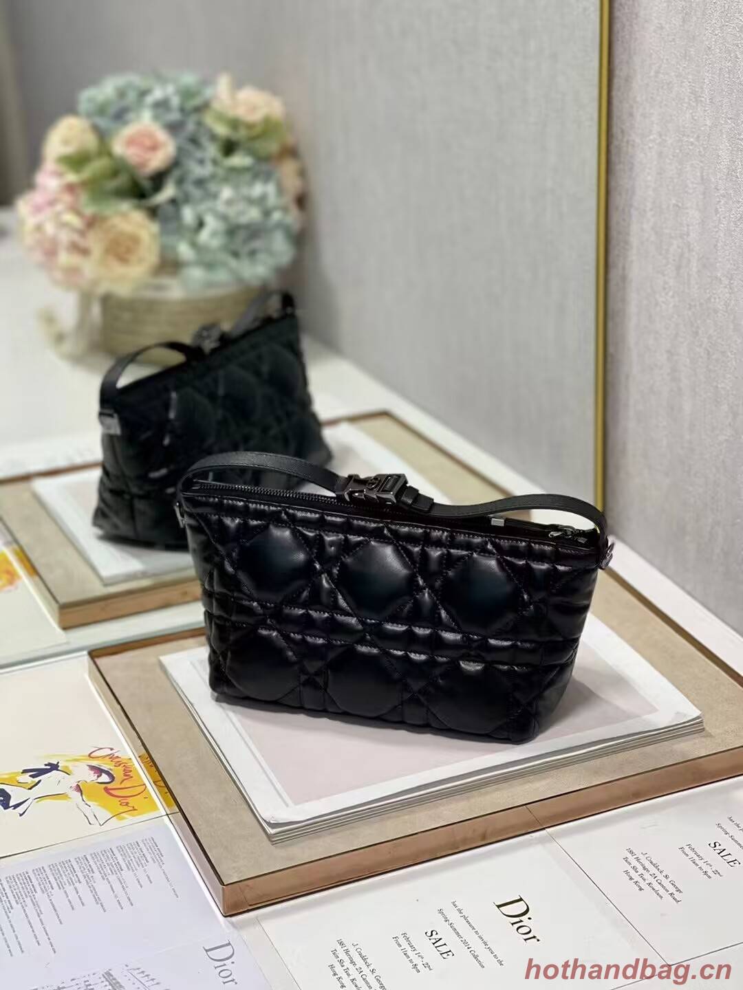 MEDIUM DIORTRAVEL NOMAD POUCH Lambskin S5554O black MEDIUM DIORTRAVEL NOMAD POUCH Lambskin S5554O black
