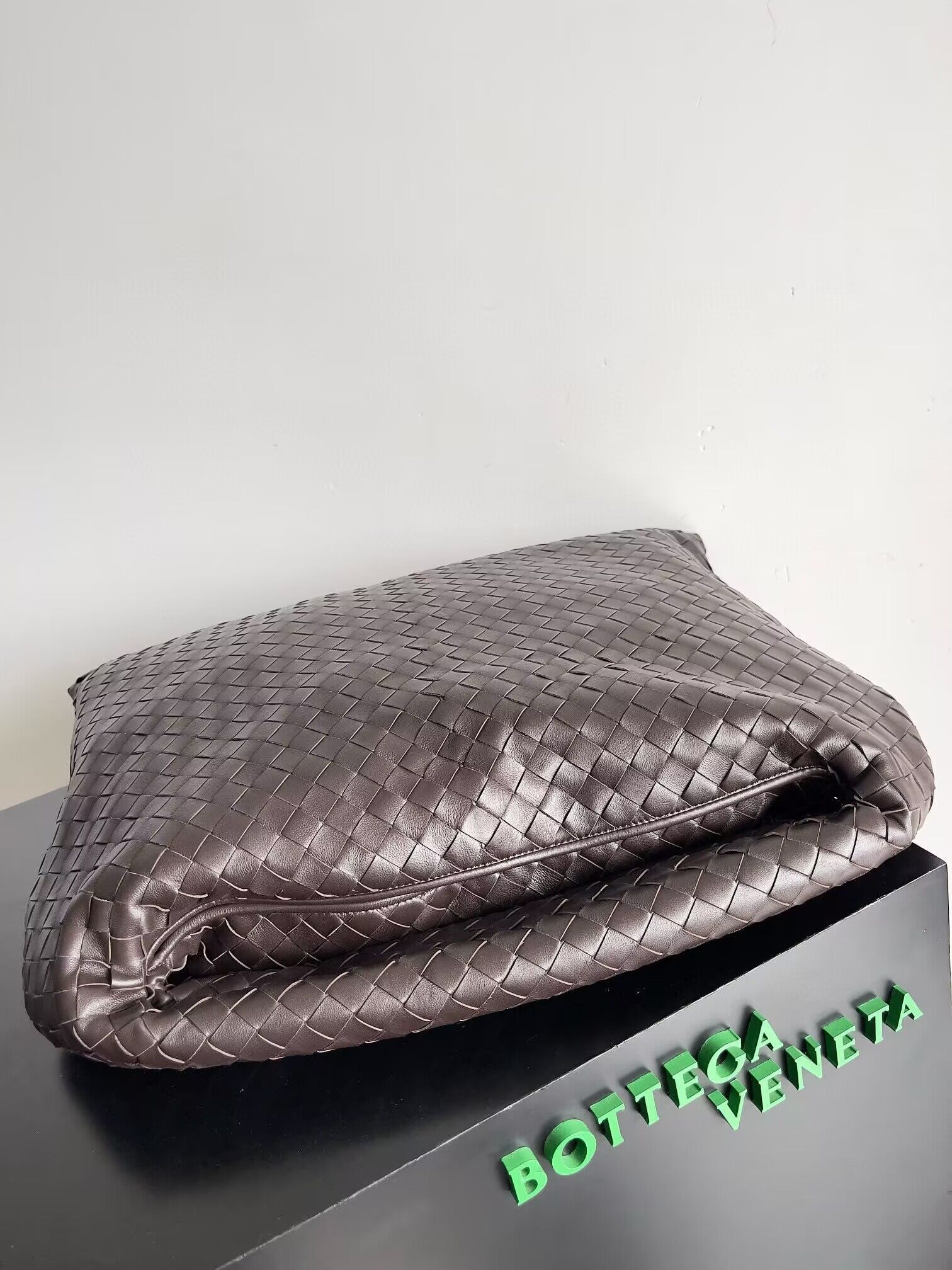 Bottega Veneta Large Hop 763970 dark brown Bottega Veneta Large Hop 763970 dark brown