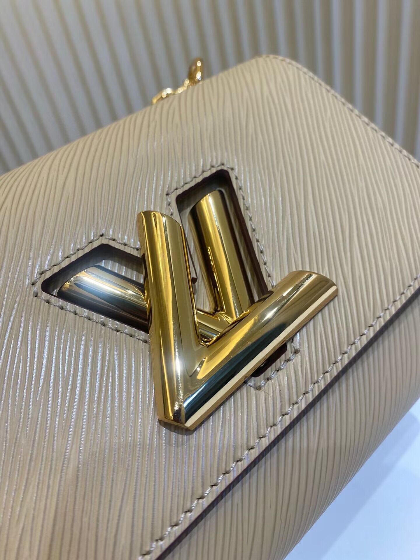 Louis Vuitton Epi Leather Twist PM M21119 Apricot Louis Vuitton Epi Leather Twist PM M21119 Apricot