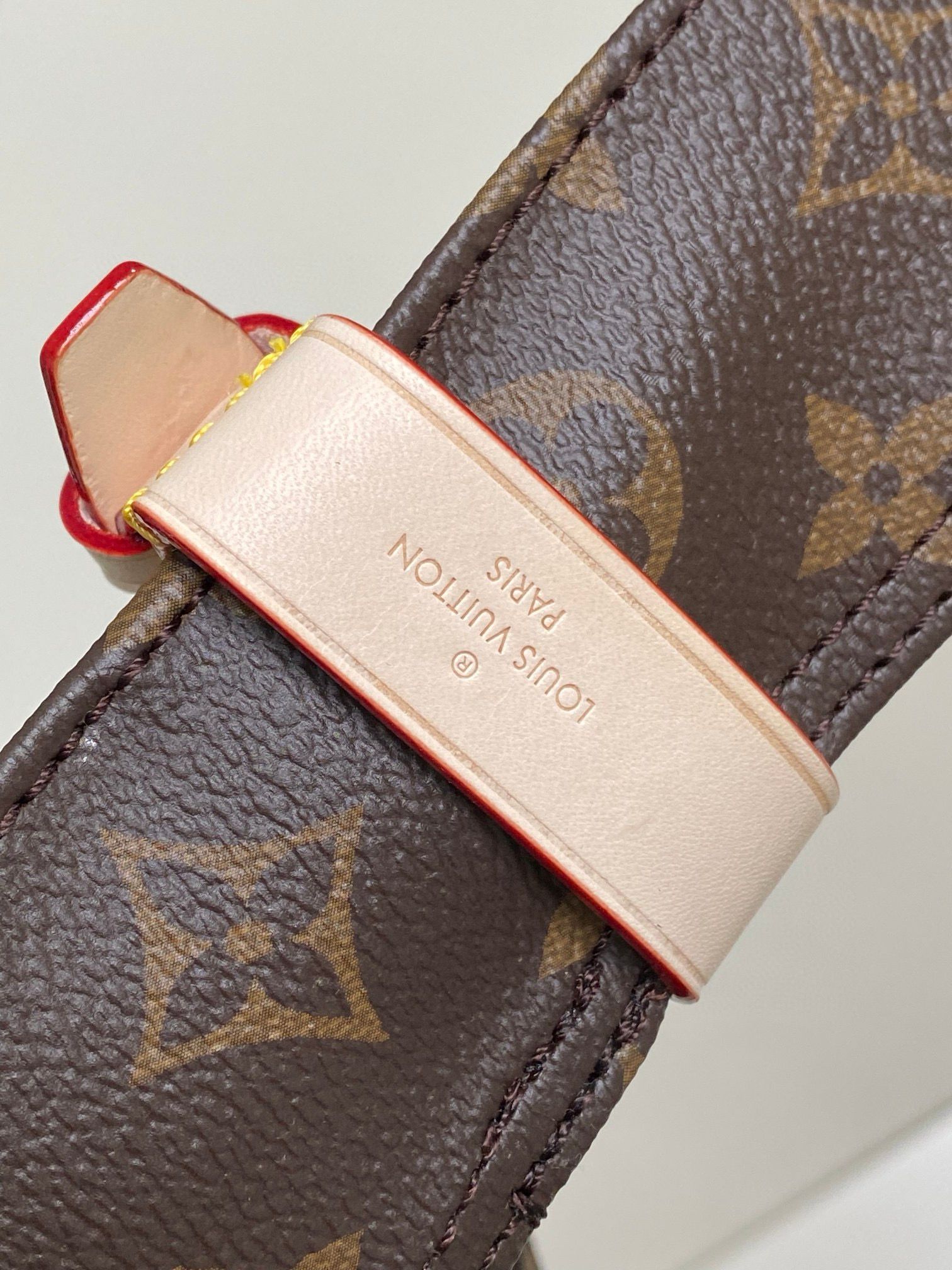 Louis Vuitton Monogram Canvas Atlantis GM Bag M46816 OR M46817 Dark Brown Louis Vuitton Monogram Canvas Atlantis GM Bag M46816 OR M46817 Dark Brown