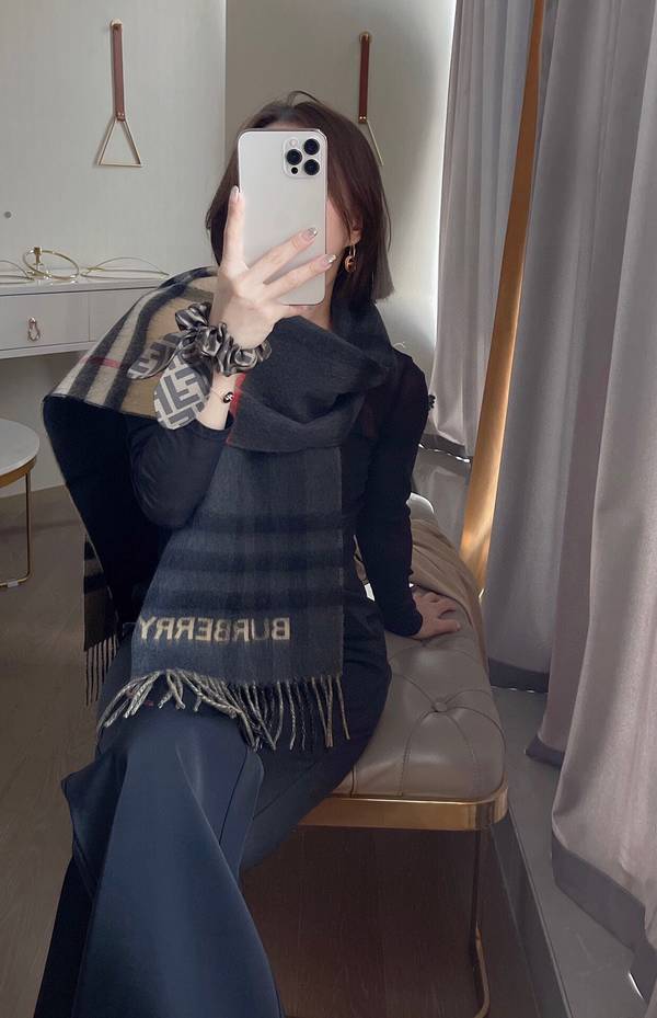 Burberry Scarf BBC00171 Burberry Scarf BBC00171