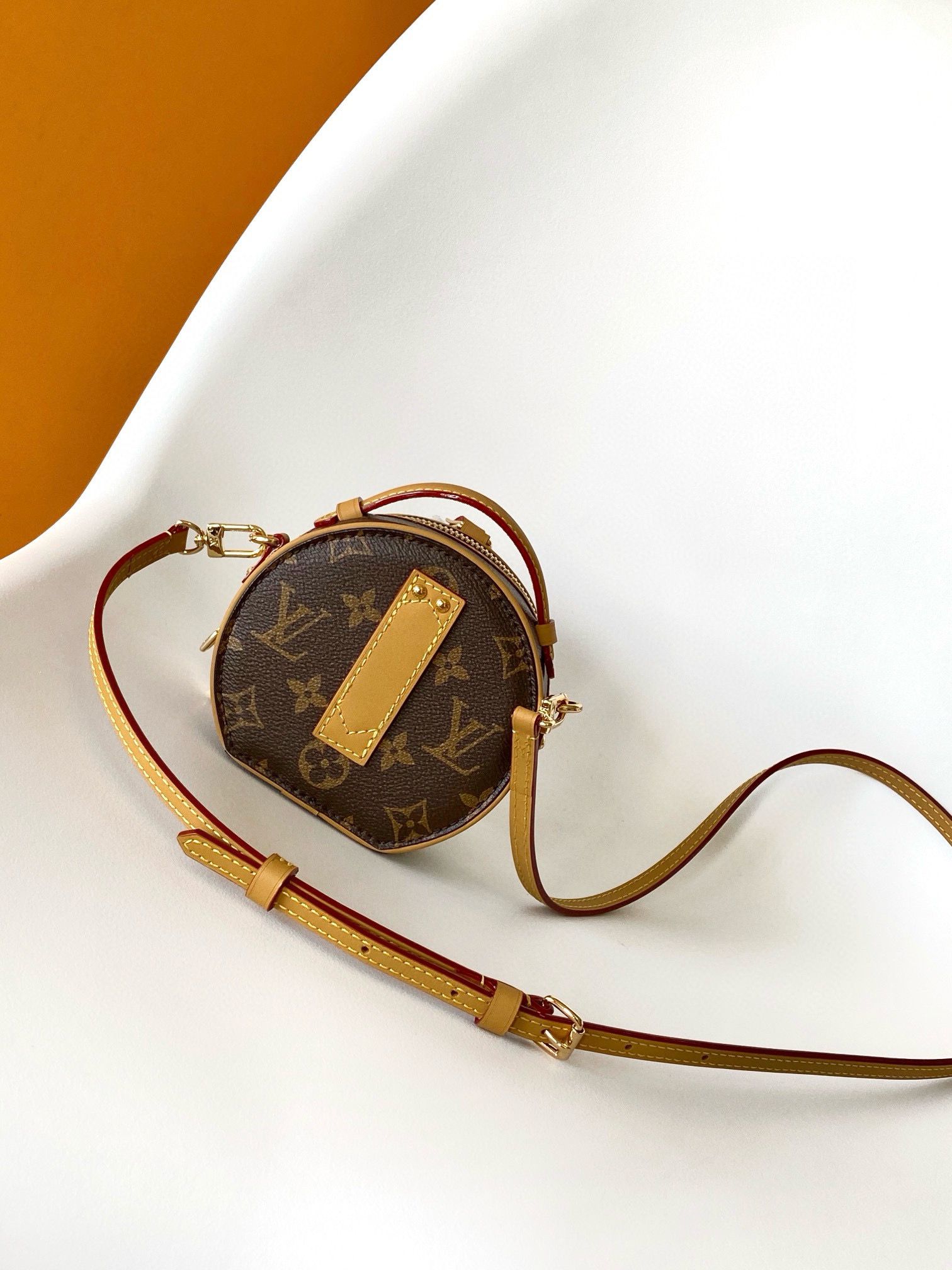 Louis Vuitton Original Monogram Canvas MINI BOITE CHAPEAU M44699 Louis Vuitton Original Monogram Canvas MINI BOITE CHAPEAU M44699