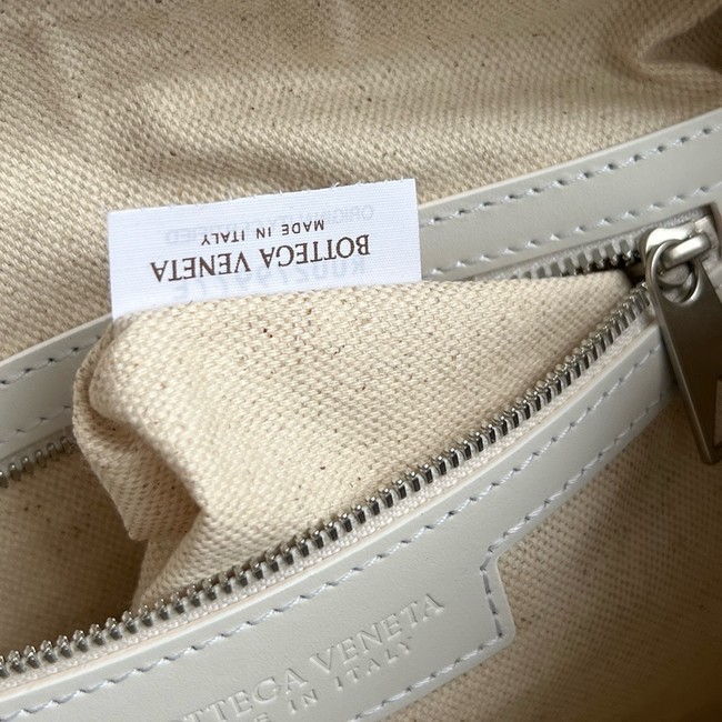 Bottega Veneta Concert Pouch 794258 white
