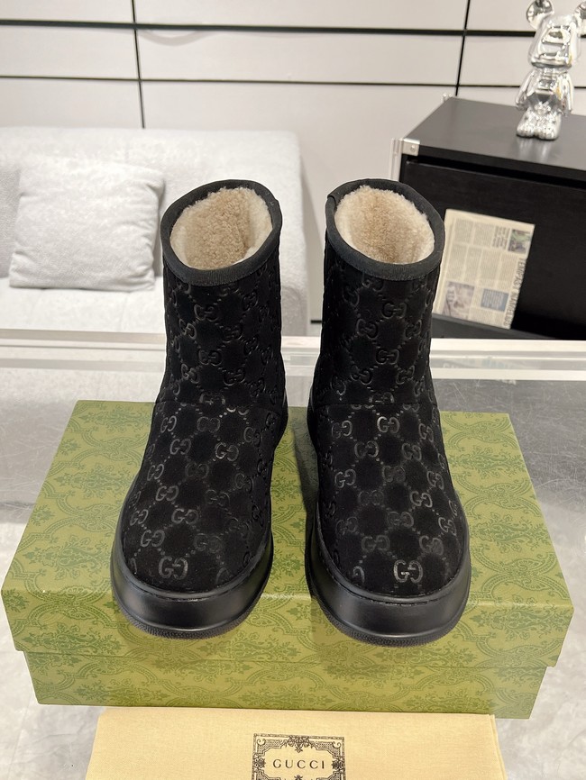 Gucci Womens boot with merino wool lining 857912-5