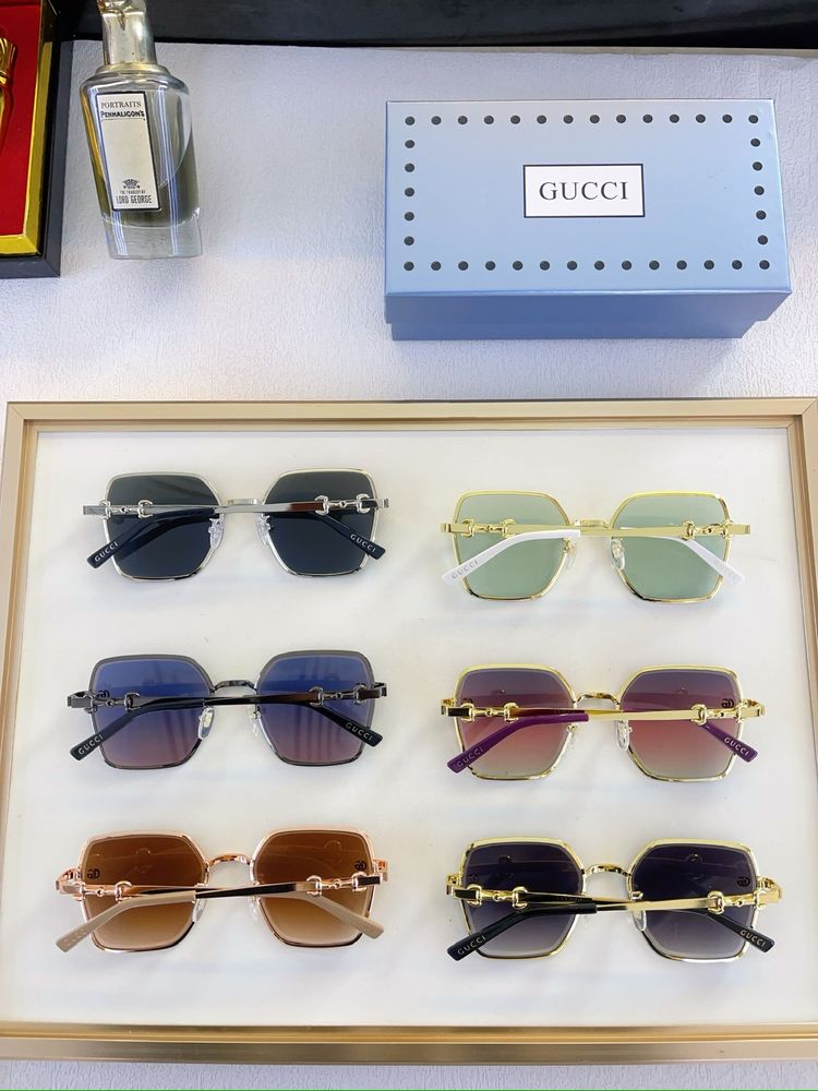 Gucci Sunglasses GUS00001-1